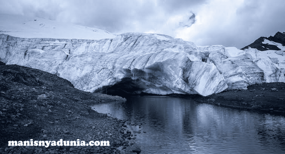 Nevado Pastoruri: Keindahan Salju Abadi di Pegunungan Andes Peru